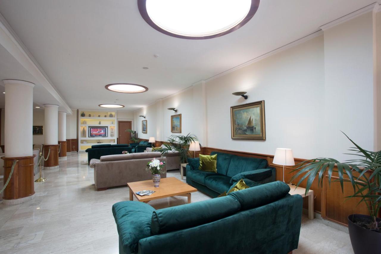 Hotel Villa Serena Кастелламмаре-ди-Стабия Экстерьер фото