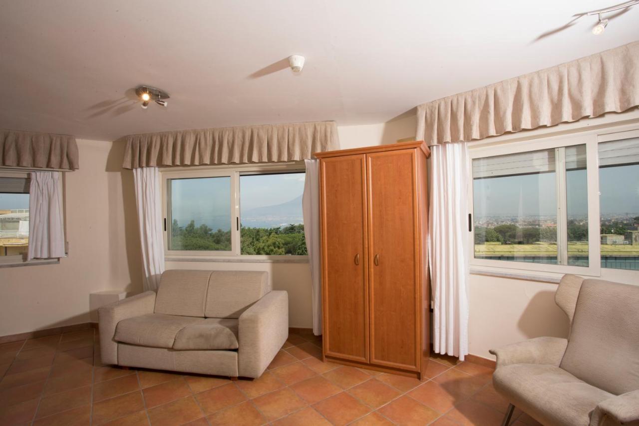 Hotel Villa Serena Кастелламмаре-ди-Стабия Экстерьер фото