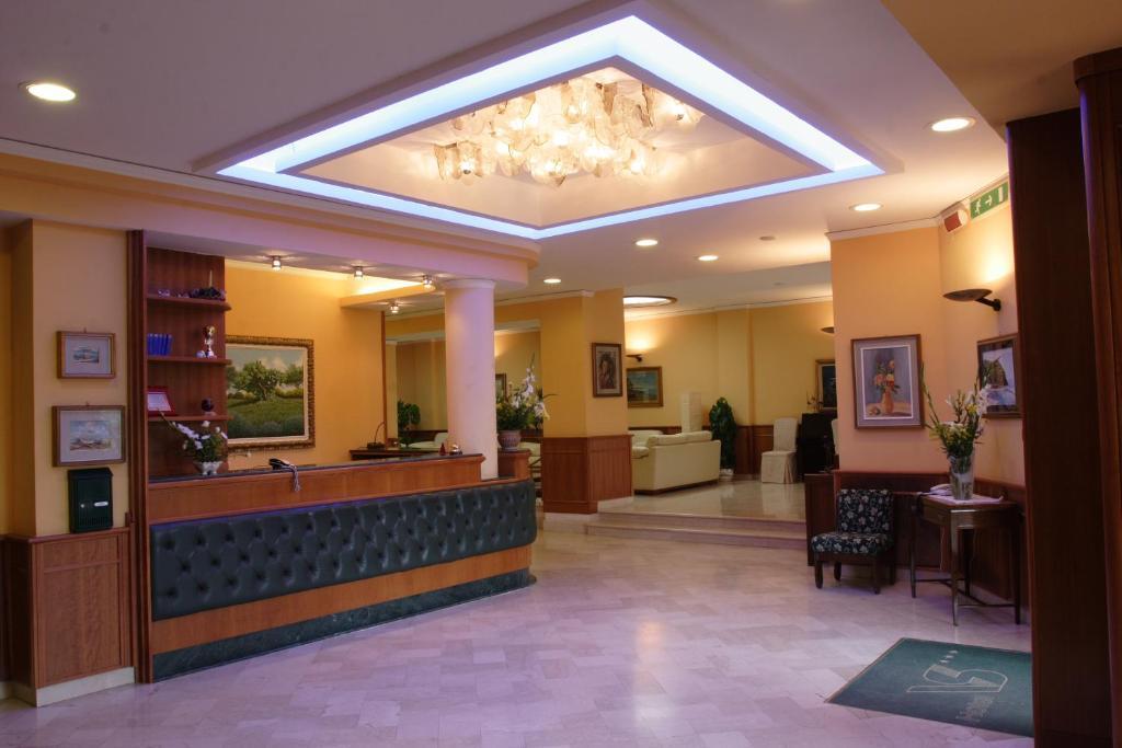 Hotel Villa Serena Кастелламмаре-ди-Стабия Экстерьер фото