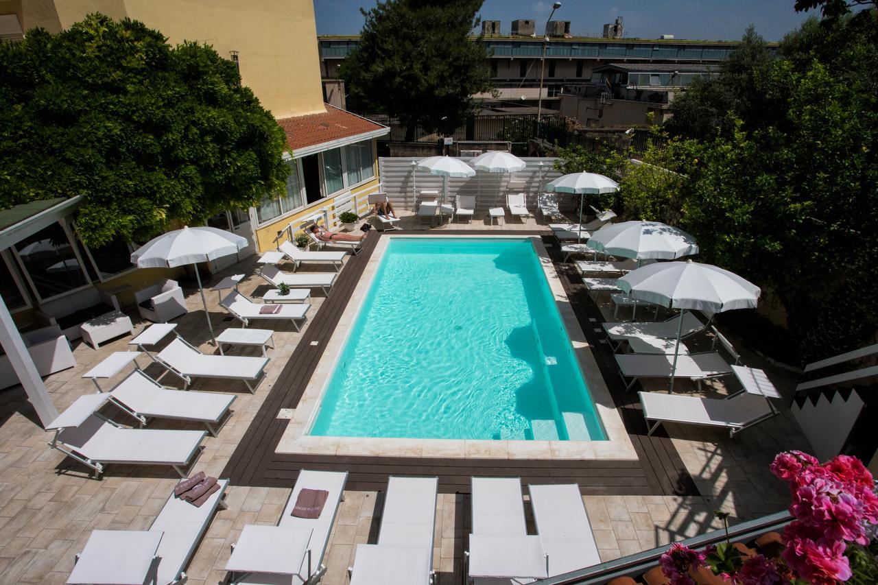 Hotel Villa Serena Кастелламмаре-ди-Стабия Экстерьер фото
