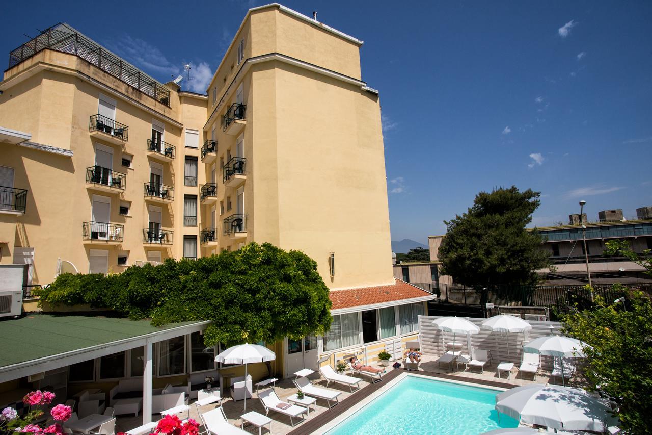 Hotel Villa Serena Кастелламмаре-ди-Стабия Экстерьер фото